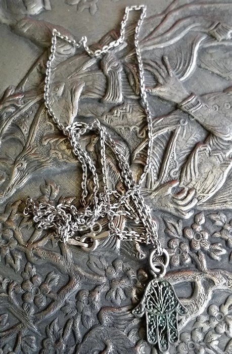 Ладонь Фатимы (хамса) на цепочке, серебро 925пр - фото 7107