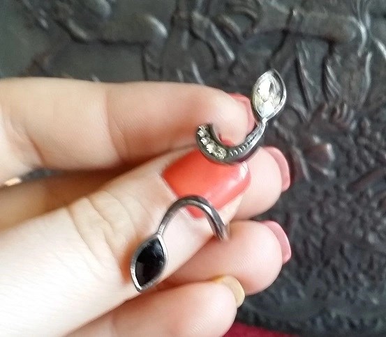 Кольцо-змея с черным ониксом и фианитом, серебро 925пр, винтаж - фото 7151